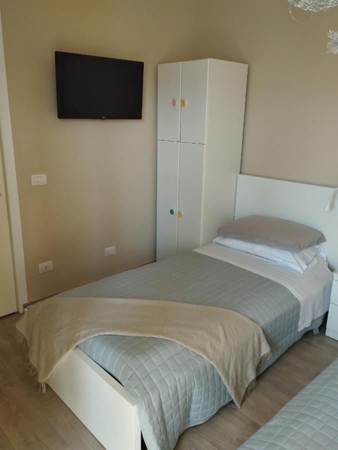Sashome Olbia Bagian luar foto